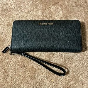Michael Kors Leather Wallet/Wristlet